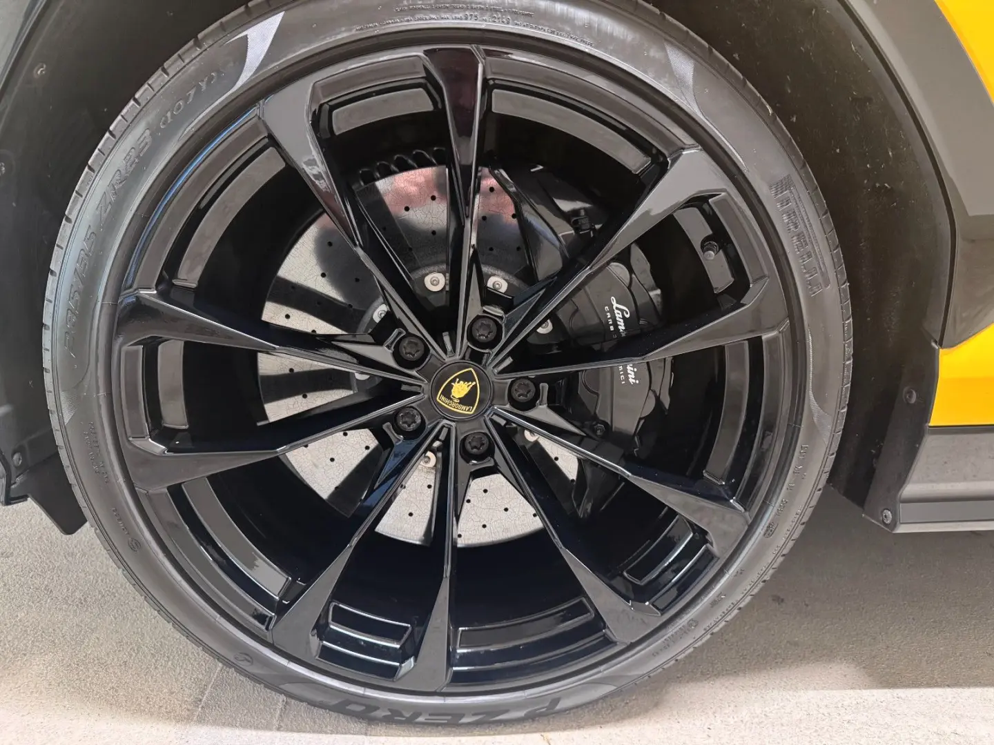 URUS S B&O HUD PANO Q-CITURA 2024 ON STOCK
