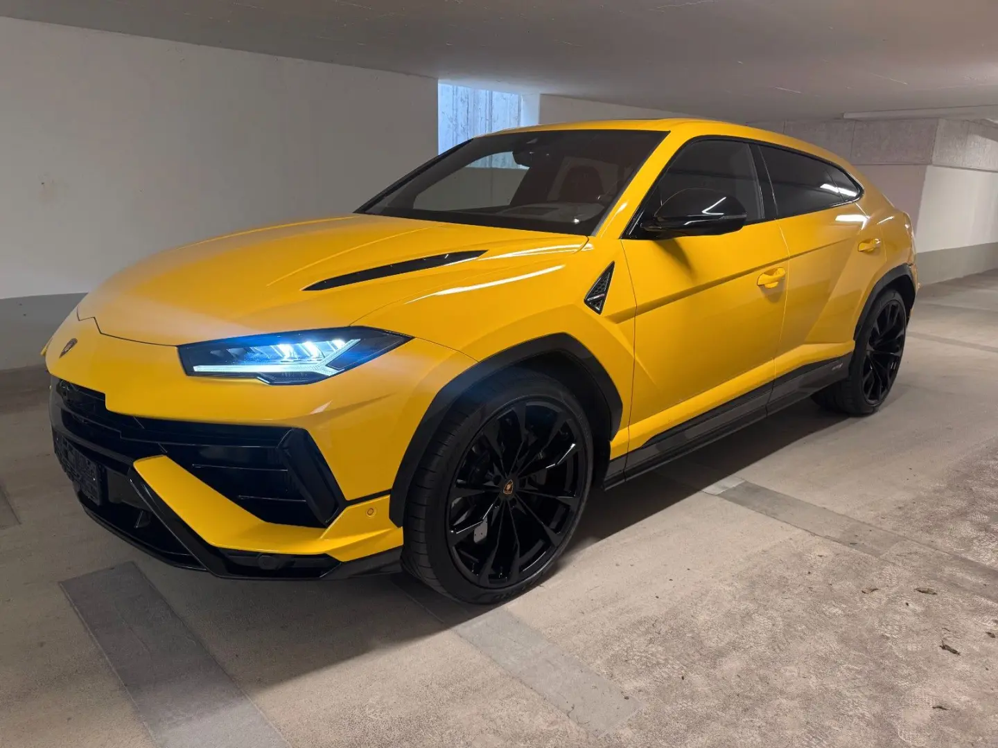 URUS S B&O HUD PANO Q-CITURA 2024 ON STOCK