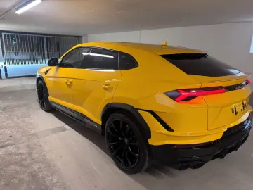 URUS S B&O HUD PANO Q-CITURA 2024 ON STOCK