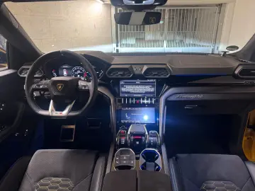 URUS S B&O HUD PANO Q-CITURA 2024 ON STOCK