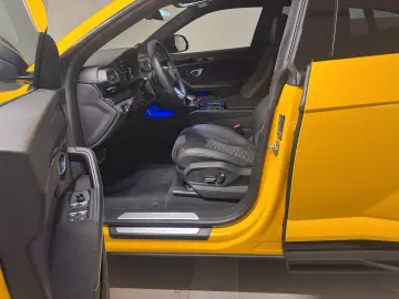 URUS S B&O HUD PANO Q-CITURA 2024 ON STOCK