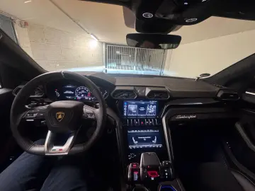 URUS S B&O HUD PANO Q-CITURA 2024 ON STOCK