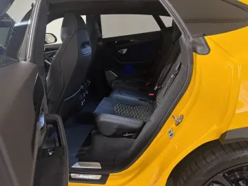 URUS S B&O HUD PANO Q-CITURA 2024 ON STOCK