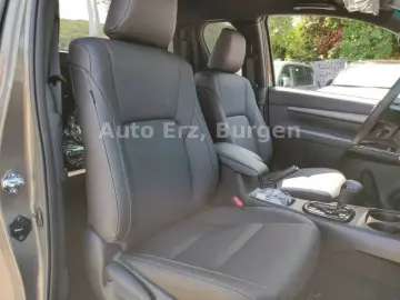 Toyota Hilux Cabină suplimentară 2.8 D-4D