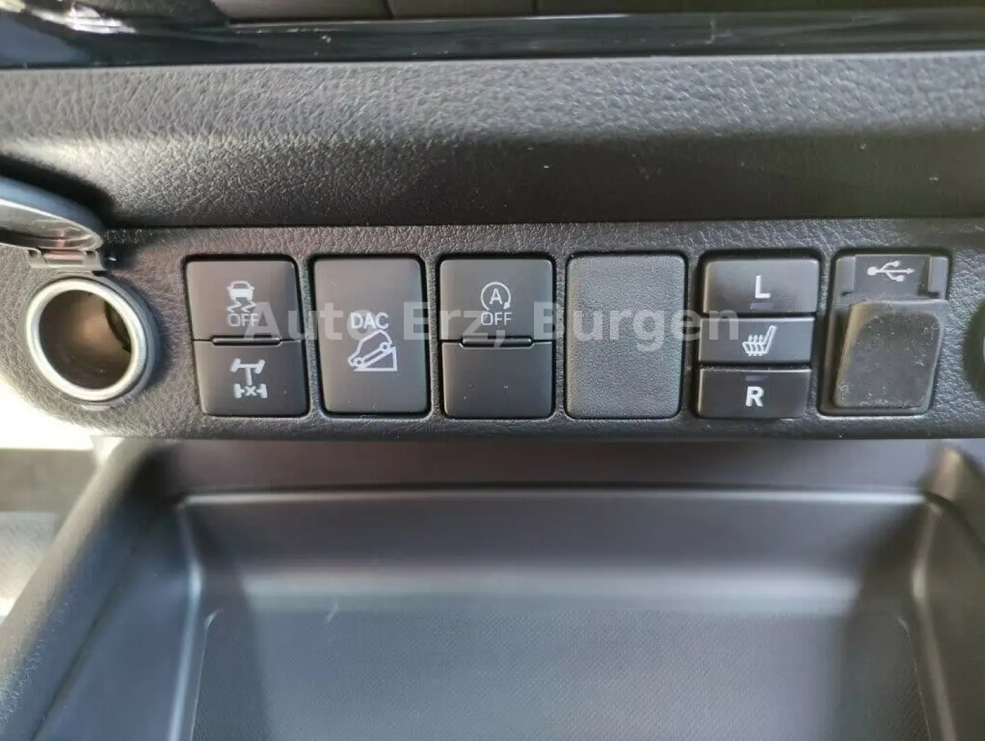 Toyota Hilux Cabină suplimentară 2.8 D-4D