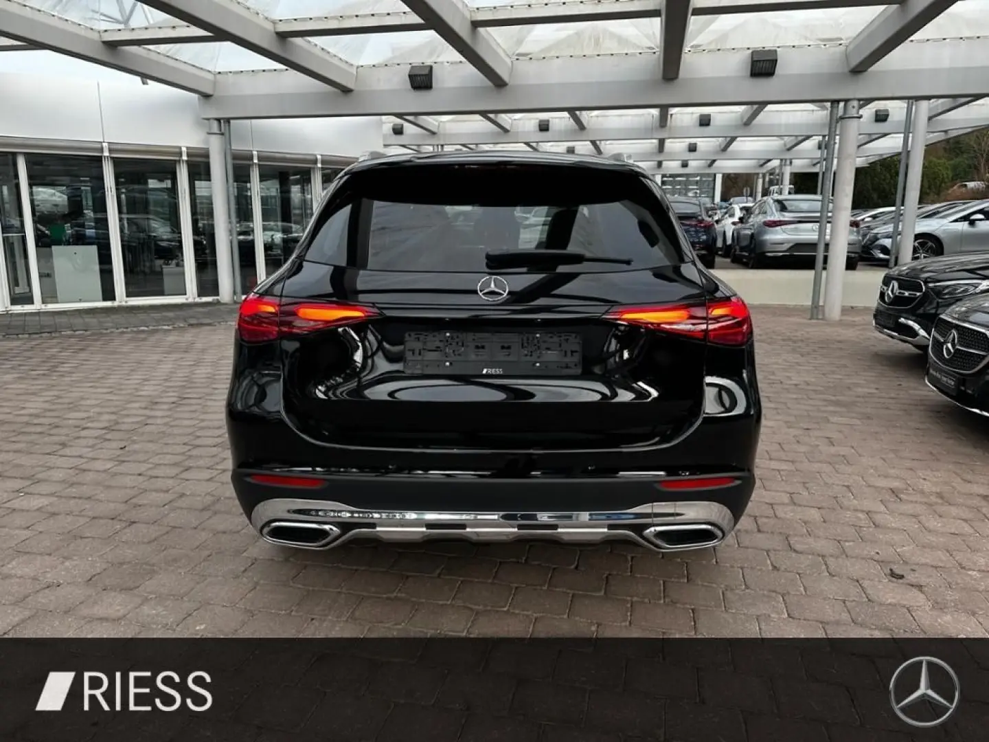 GLC 200 4M PDC SHZ LED SpurH Navi LM el.Heck