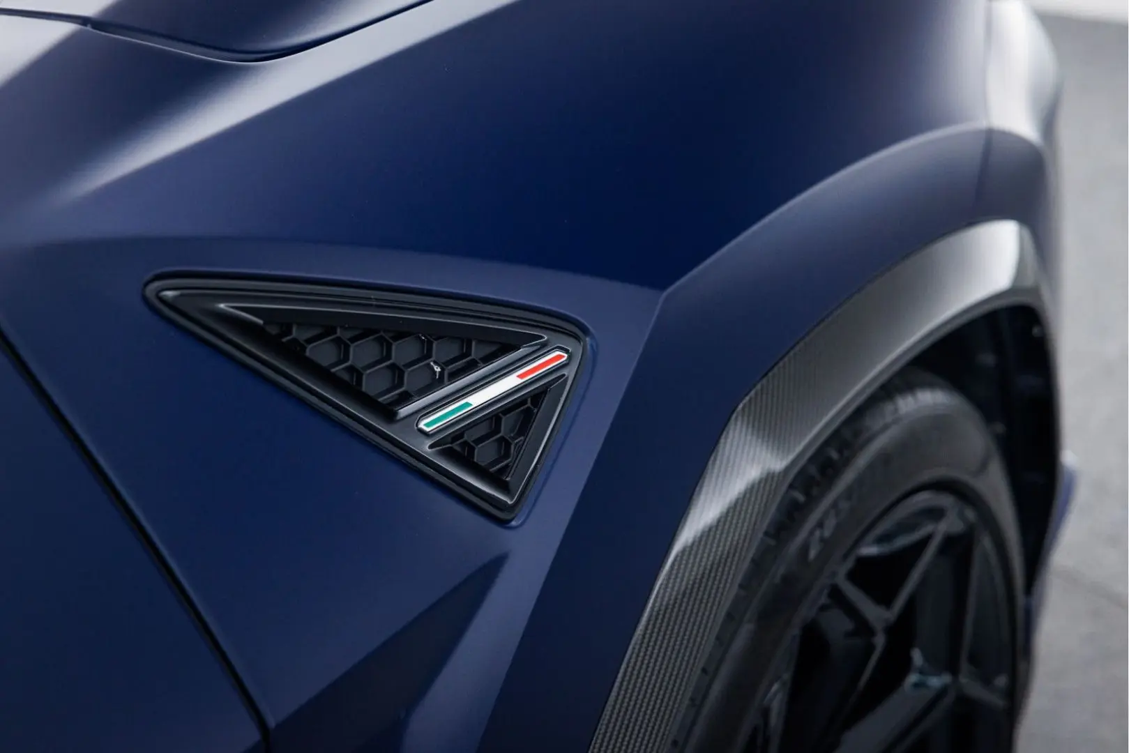Urus Performante MY24 | Xpel matt | Carbon