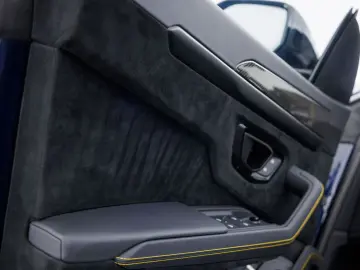 Urus Performante MY24 | Xpel matt | Carbon
