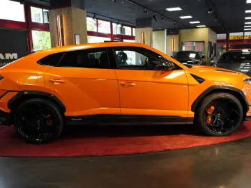Urus S PERFORMANTE UMBAU PANO CARBON HUD 23''
