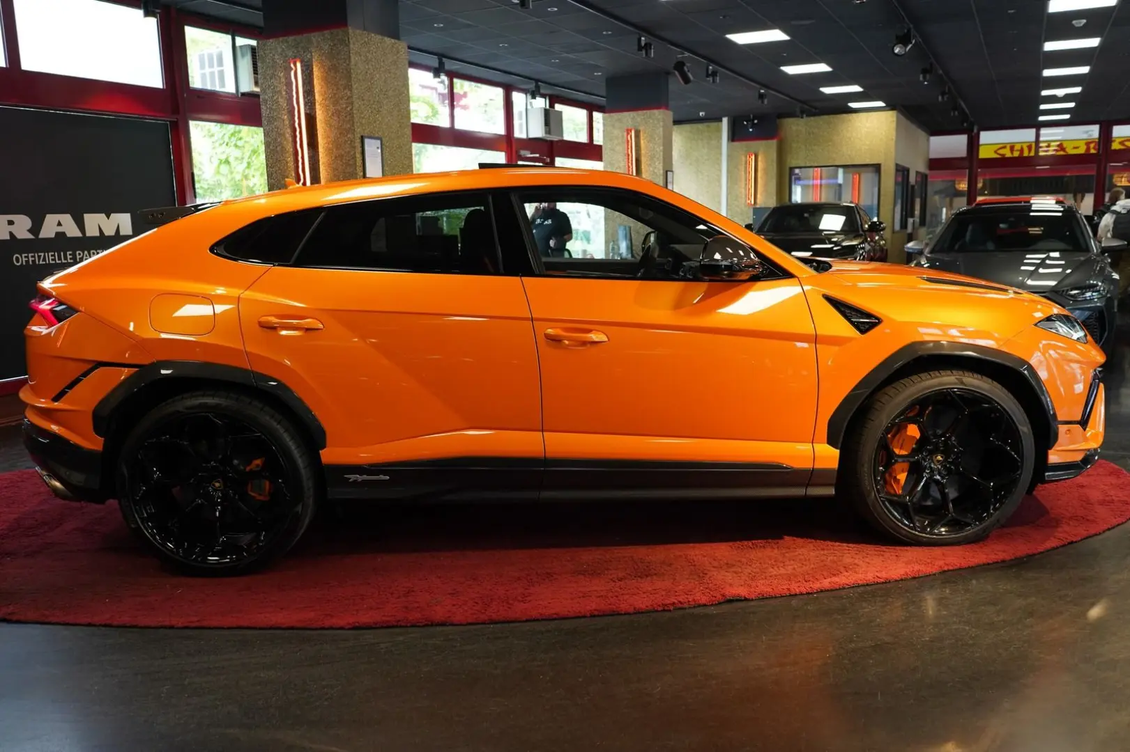 Urus S PERFORMANTE UMBAU PANO CARBON HUD 23''