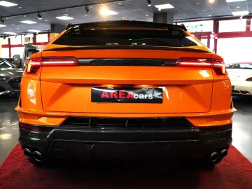 Urus S PERFORMANTE UMBAU PANO CARBON HUD 23''