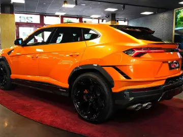 Urus S PERFORMANTE UMBAU PANO CARBON HUD 23''