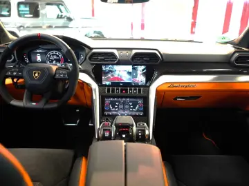 Urus S PERFORMANTE UMBAU PANO CARBON HUD 23''