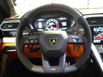 Urus S PERFORMANTE UMBAU PANO CARBON HUD 23''