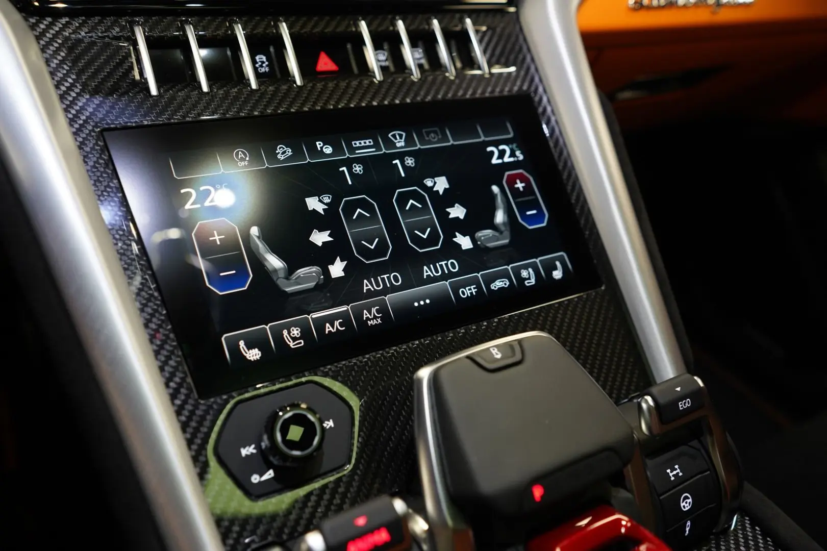 Urus S PERFORMANTE UMBAU PANO CARBON HUD 23''