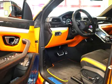 Urus S PERFORMANTE UMBAU PANO CARBON HUD 23''