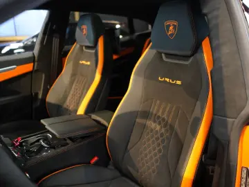 Urus S PERFORMANTE UMBAU PANO CARBON HUD 23''