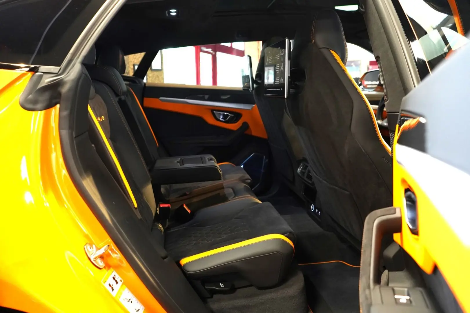Urus S PERFORMANTE UMBAU PANO CARBON HUD 23''