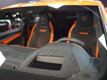 Urus S PERFORMANTE UMBAU PANO CARBON HUD 23''