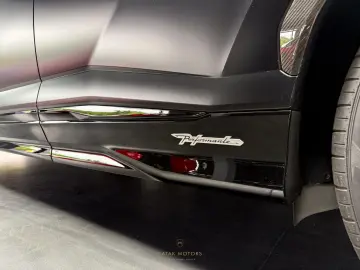 URUS Performante/B&O 3D/PANO/FULL CARBON/MASSAGE