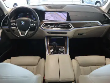 X5 xDrive45e xLine AHK