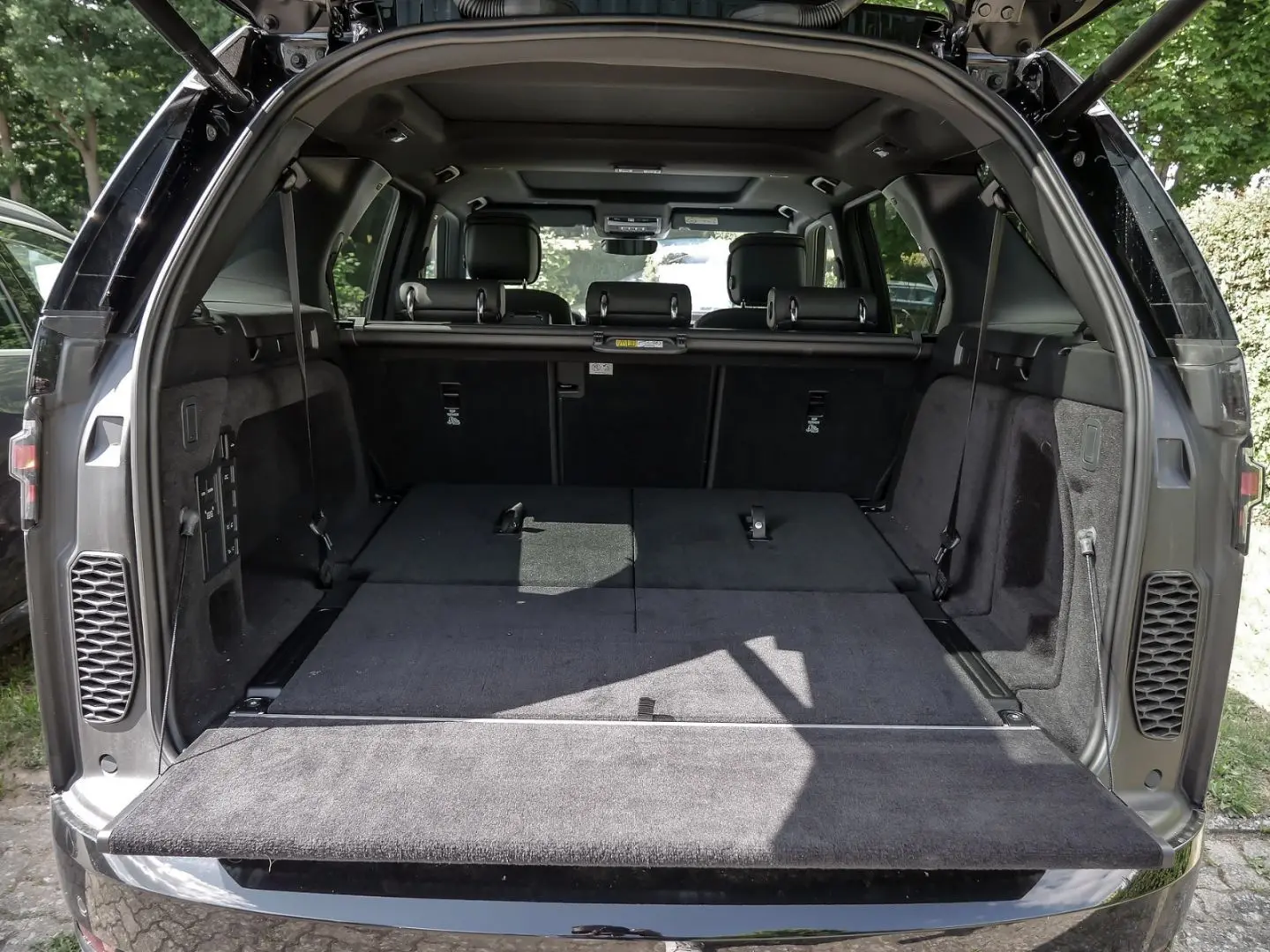 Land Rover Discovery Dynamic HSE P360 AWD