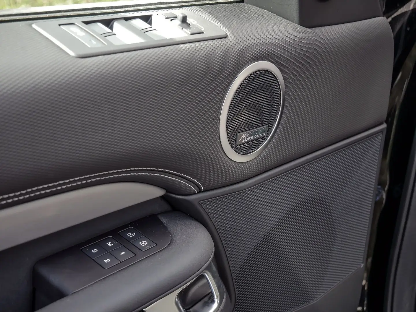 Land Rover Discovery Dynamic HSE P360 AWD