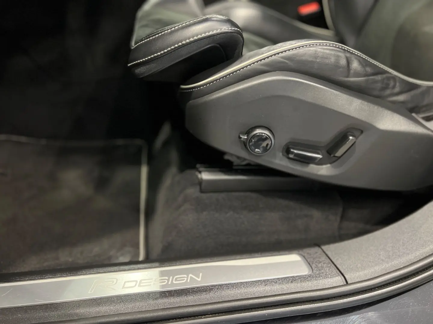 XC90 R Design AWD PANORAMA+KAMERA+LED+DAB