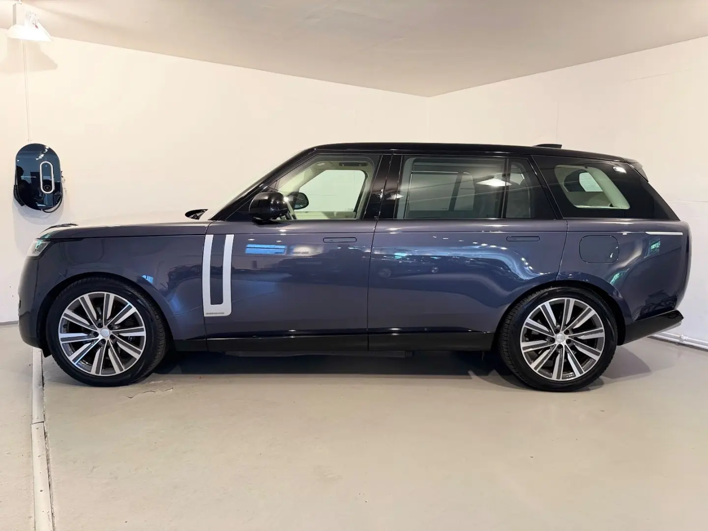 Land Rover Range Rover P460 Autobiography LWB