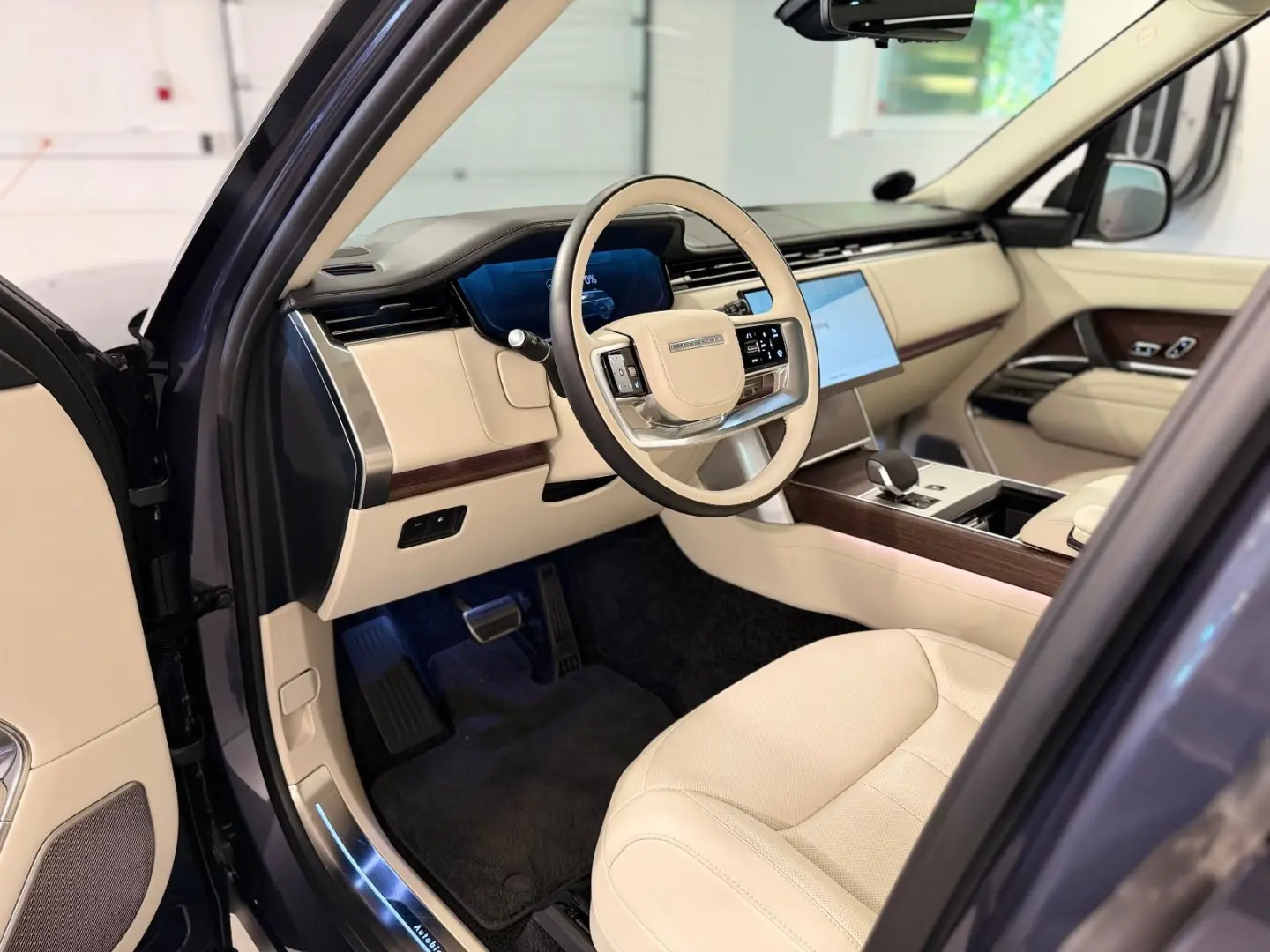 Land Rover Range Rover P460 Autobiography LWB