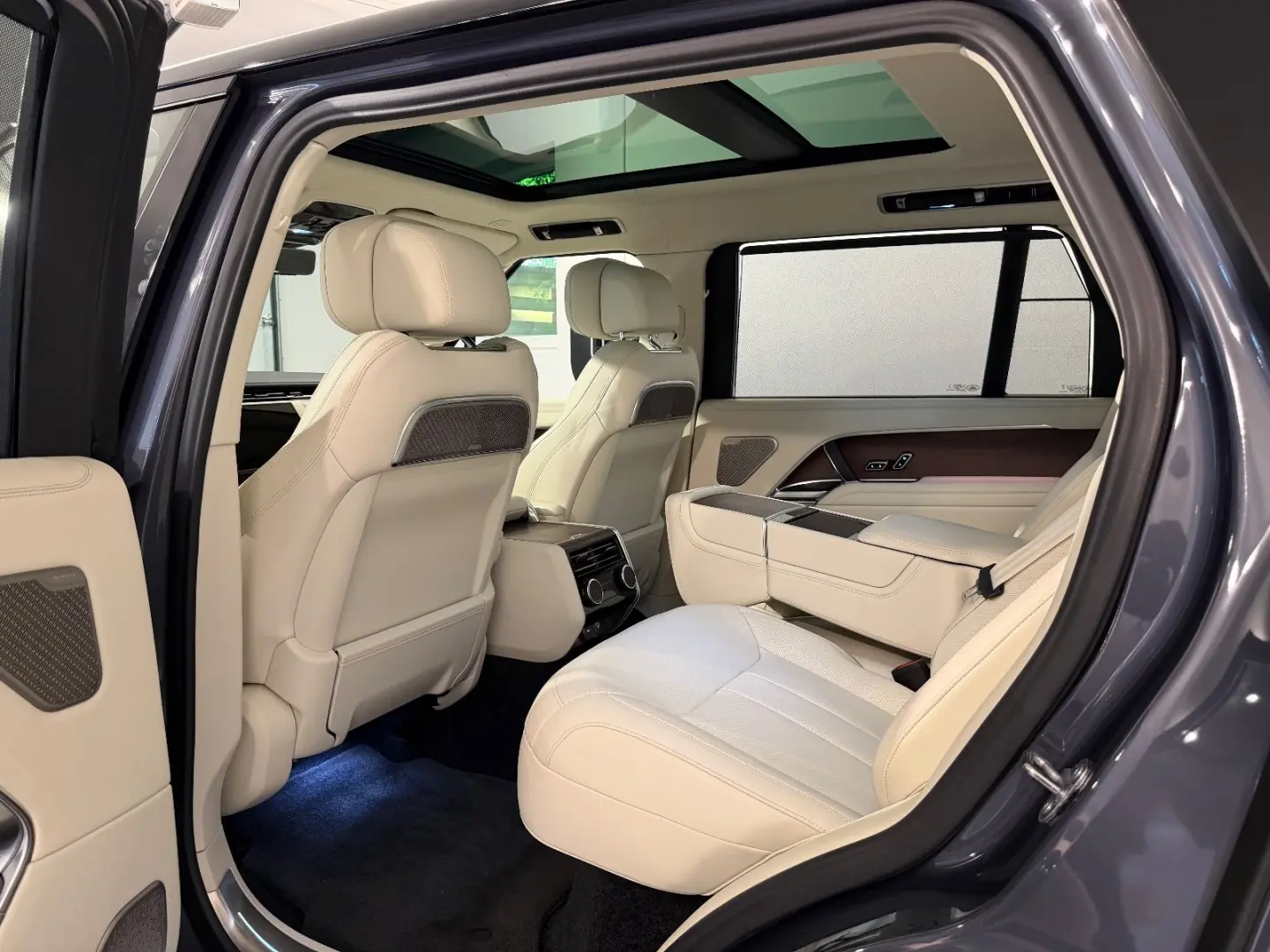 Land Rover Range Rover P460 Autobiography LWB