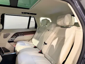 Land Rover Range Rover P460 Autobiography LWB