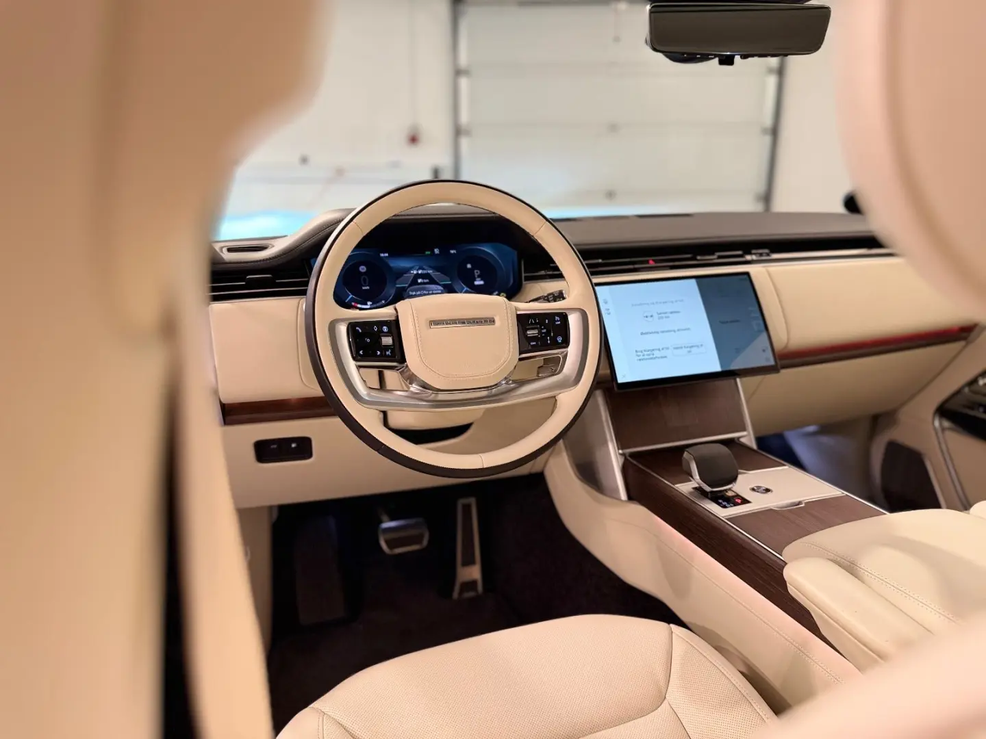 Land Rover Range Rover P460 Autobiography LWB