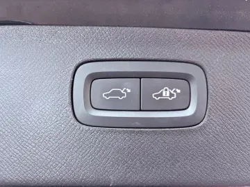 XC90 Momentum Pro AWD|1.Hand|Leder|R-Kamera|LED|