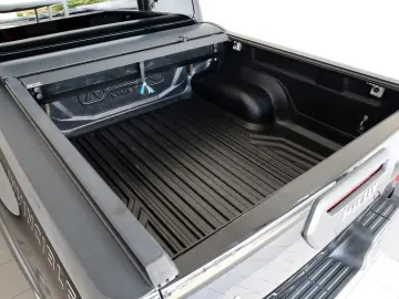 Toyota Hilux 2.8 D-4D Invincibil, DOKA, Piele