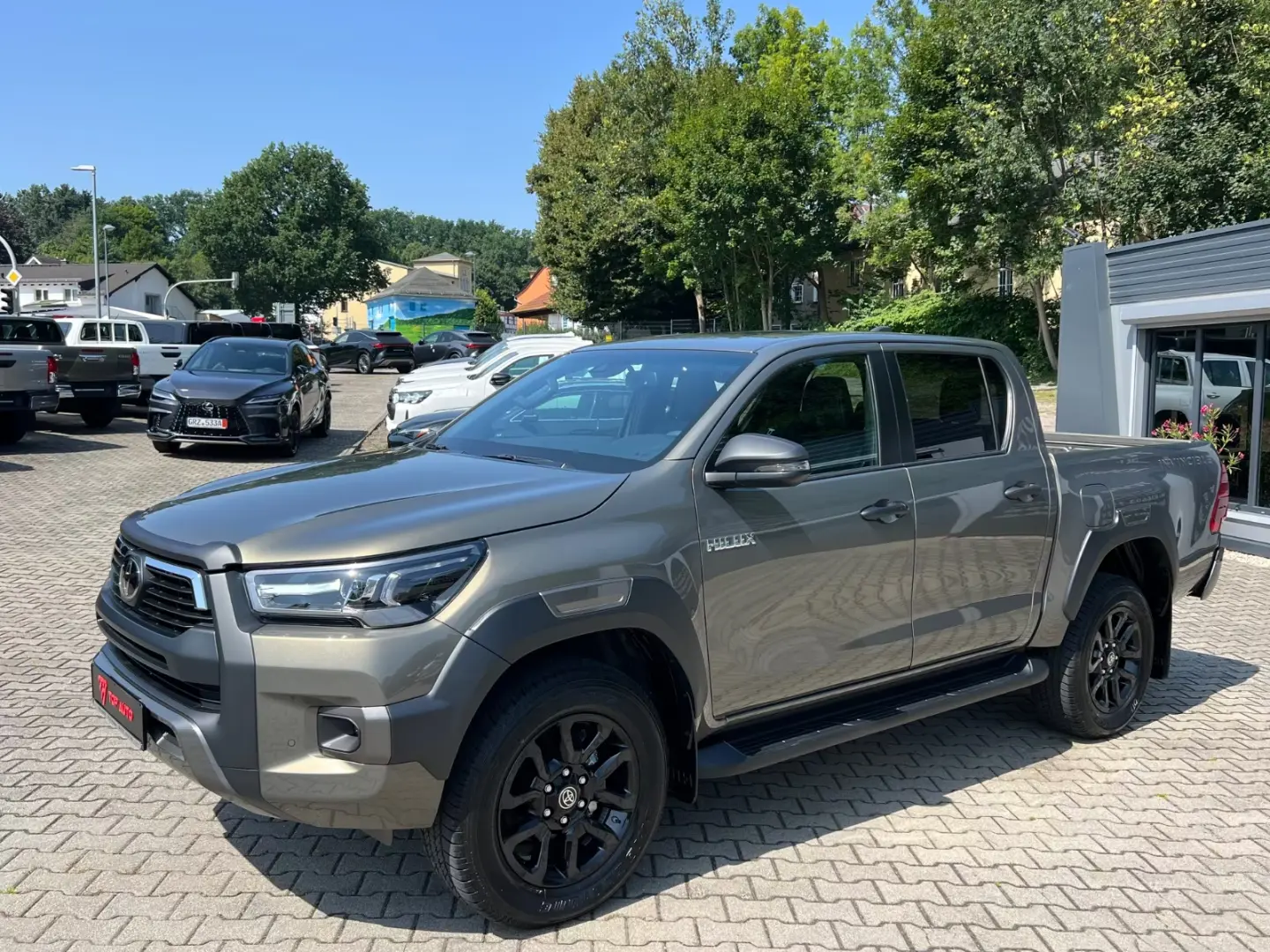 Toyota Hilux Cabină dublă INVINCIBLE 2.8Aut.
