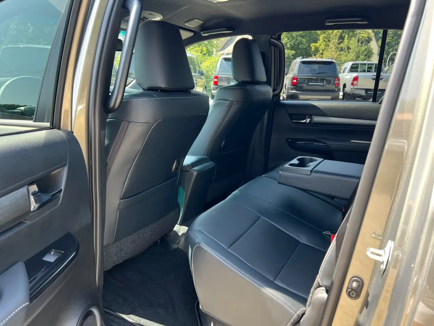 Toyota Hilux Cabină dublă INVINCIBLE 2.8Aut.