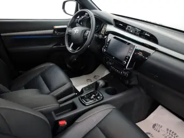 Toyota Hilux 2.8 D-4D Invincibil, DOKA, ACC
