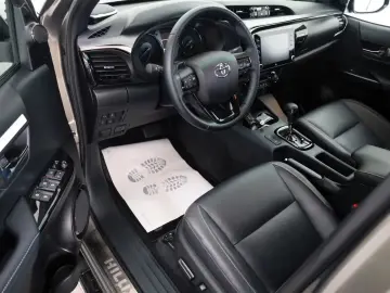 Toyota Hilux 2.8 D-4D Invincibil, DOKA, ACC