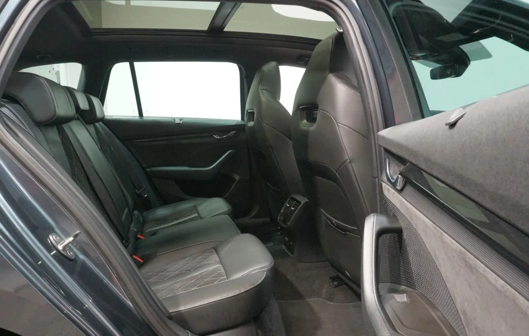 Skoda  Octavia Combi RS 4x4 2.0 TDI*FACELIFT*PANO*ACC