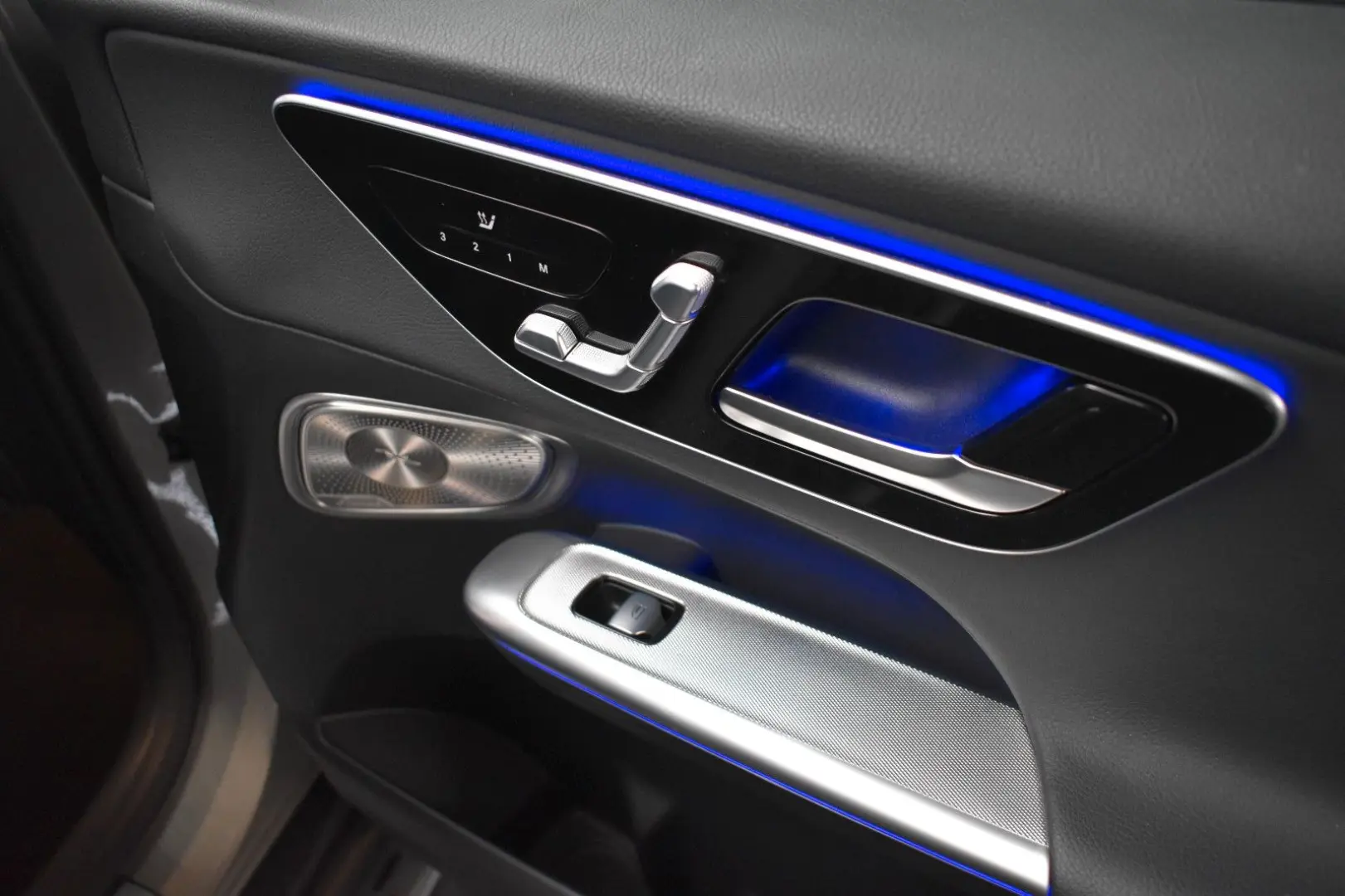 GLC 220 d 4Matic*LEDER*AHK*NAVI*LED*AMBIENTE*SHZ