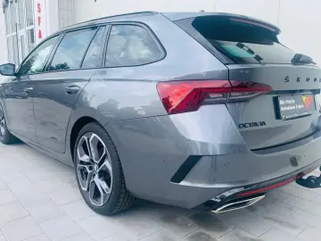 Skoda Octavia Combi RS Plus 4x4*