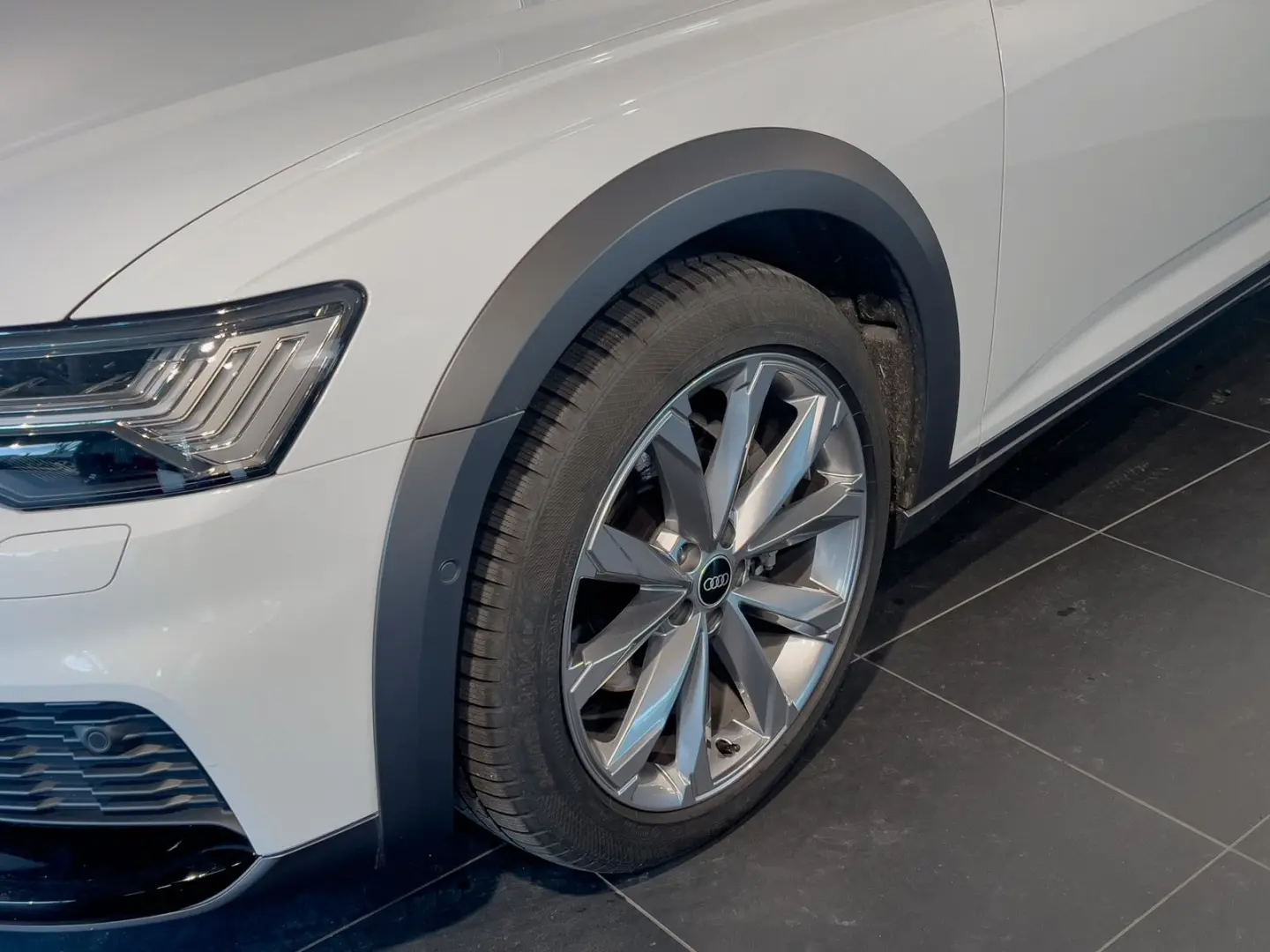 A6 allroad 40 TDI QUATTRO+NAVI+HD MATRIX+AHK+HEA