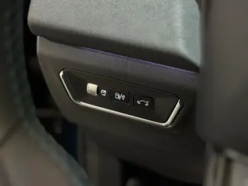 01 1.5 TD PHEV 192 kW/MEM/INFINITY/PANO/360/ACC
