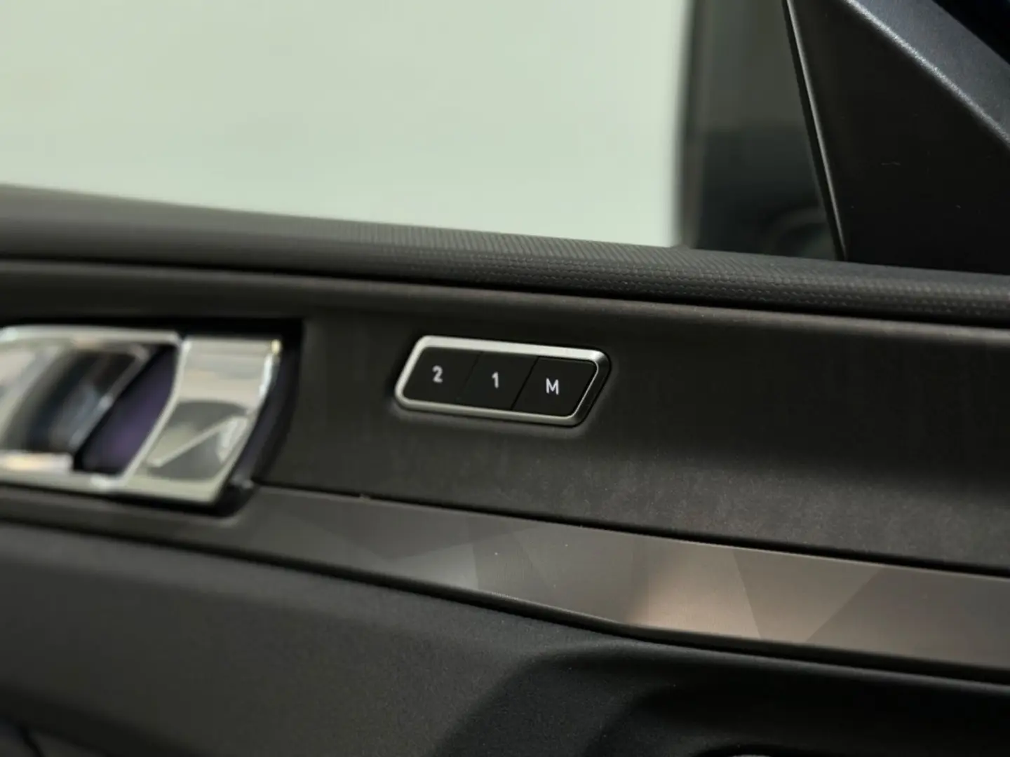 01 1.5 TD PHEV 192 kW/MEM/INFINITY/PANO/360/ACC