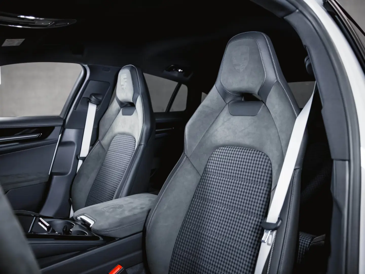 Porsche Panamera 4 E-Hybrid Sport Design