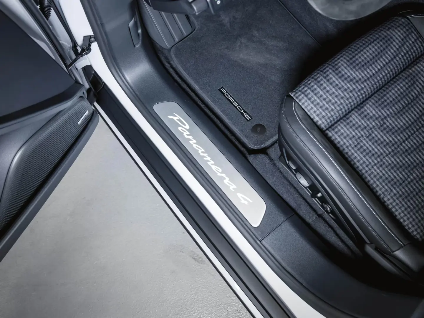 Porsche Panamera 4 E-Hybrid Sport Design