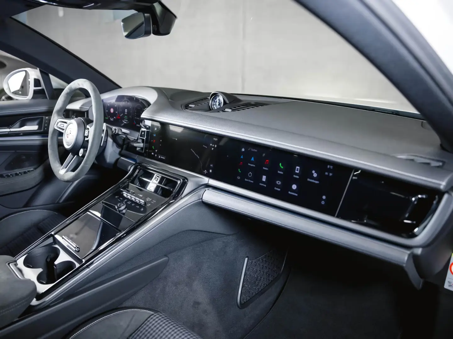 Porsche Panamera 4 E-Hybrid Sport Design