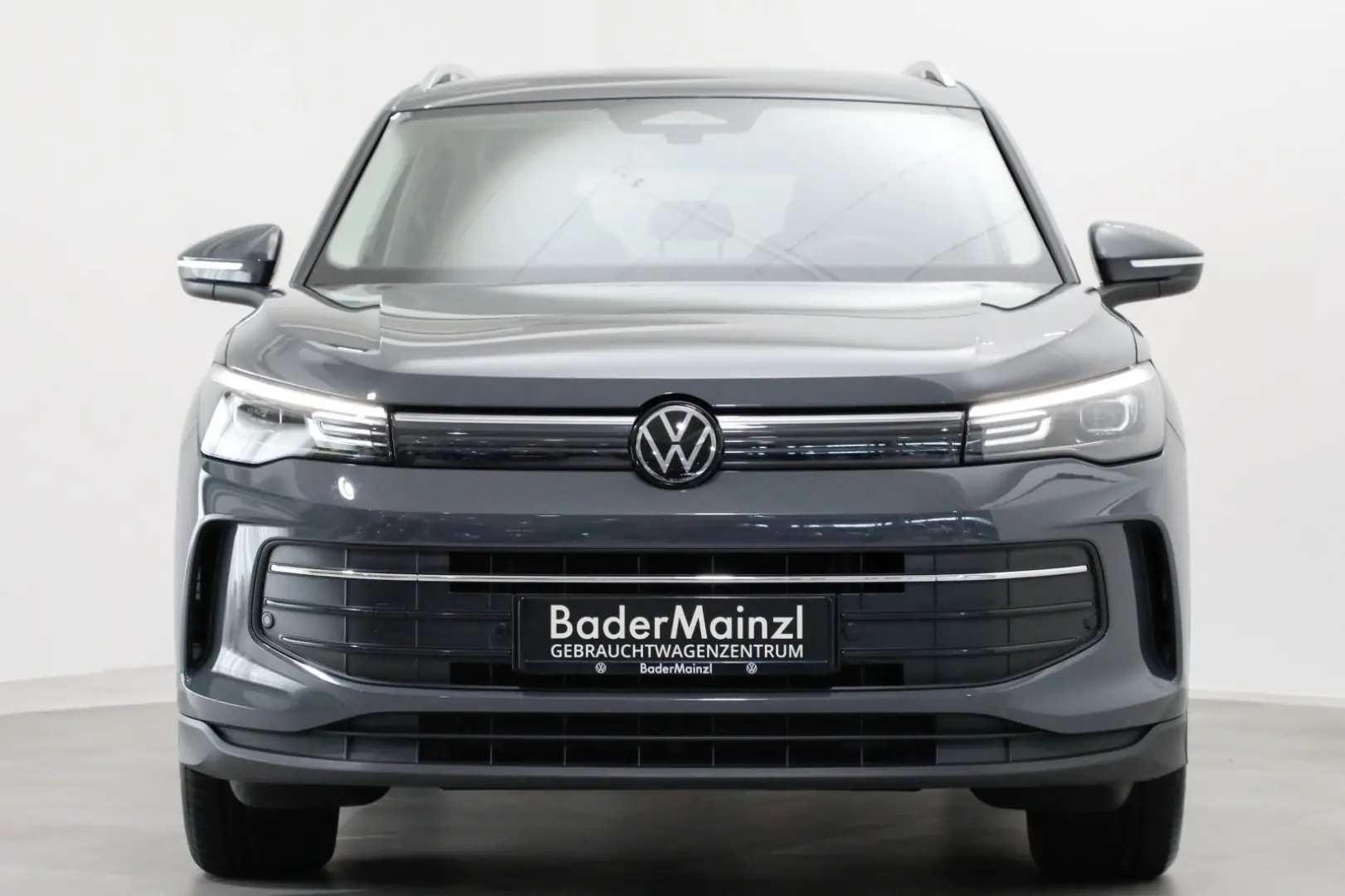 Tiguan 2.0 TDI 4M DSG Navi SHZ ACC Kamera DCC
