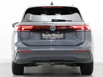 Tiguan 2.0 TDI 4M DSG Navi SHZ ACC Kamera DCC